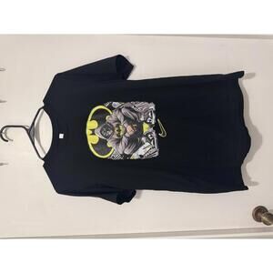 Batman Graphic wearing sneakers Black T-Shirt Size Large